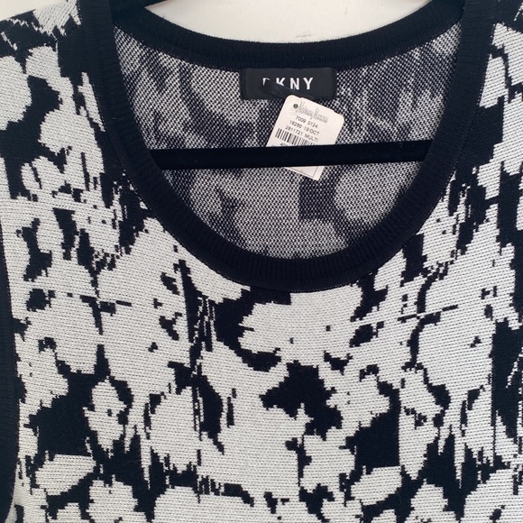 NWT-Black and White DKNY Crewneck Knit Dress, Sz S - Picture 6 of 10